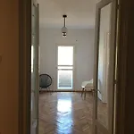 2 Double Bedrooms In A 6 Apartman Bukarest