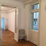 2 Double Bedrooms In A 6