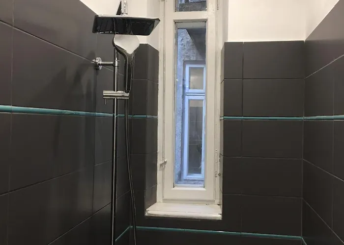 2 Double Bedrooms In A 6 부쿠레슈티