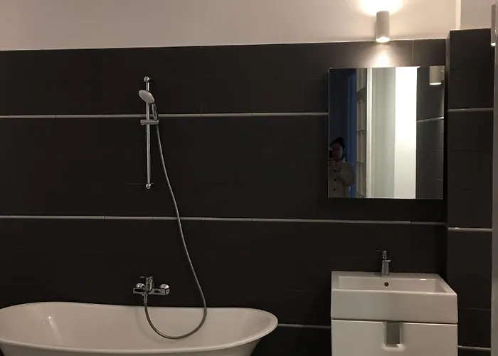 2 Double Bedrooms In A 6 아파트 *