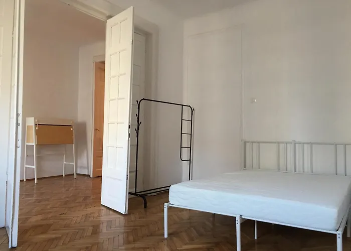 2 Double Bedrooms In A 6 * Bukarest