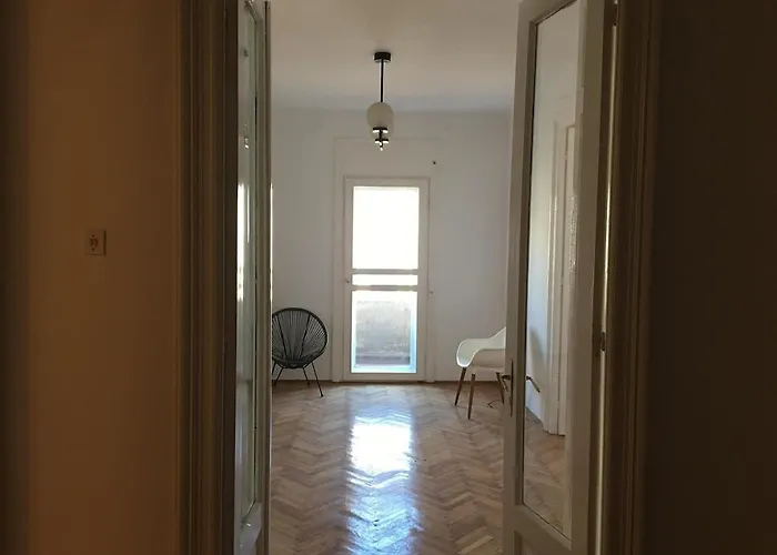 2 Double Bedrooms In A 6 아파트 부쿠레슈티