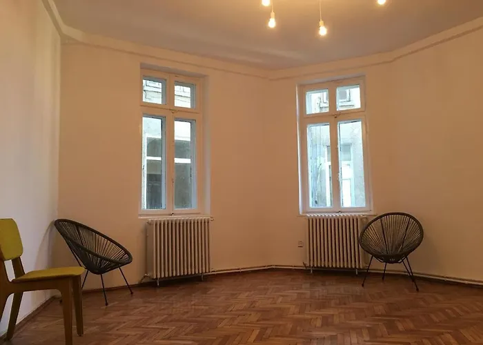 아파트 2 Double Bedrooms In A 6 부쿠레슈티