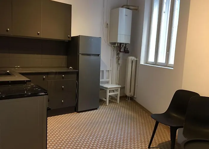 2 Double Bedrooms In A 6 * 부쿠레슈티