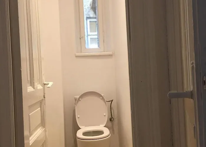 2 Double Bedrooms In A 6